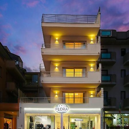 Hotel Flora Alba Adriatica Esterno foto