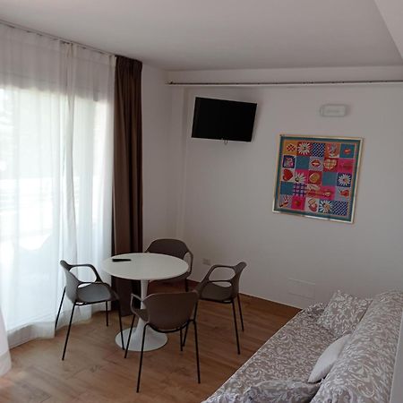Hotel Flora Alba Adriatica Esterno foto