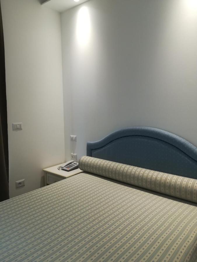 Hotel Flora Alba Adriatica Esterno foto