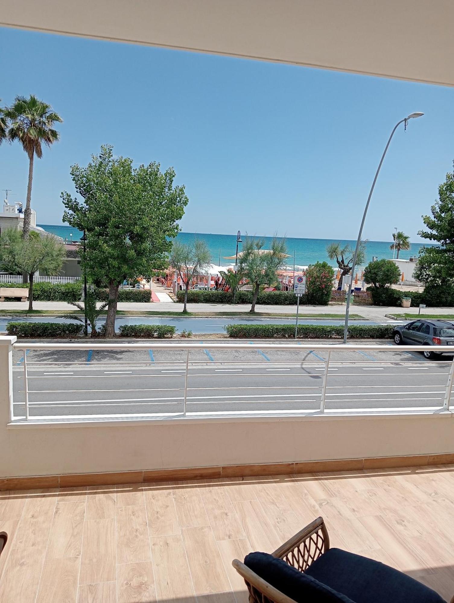 Hotel Flora Alba Adriatica Esterno foto